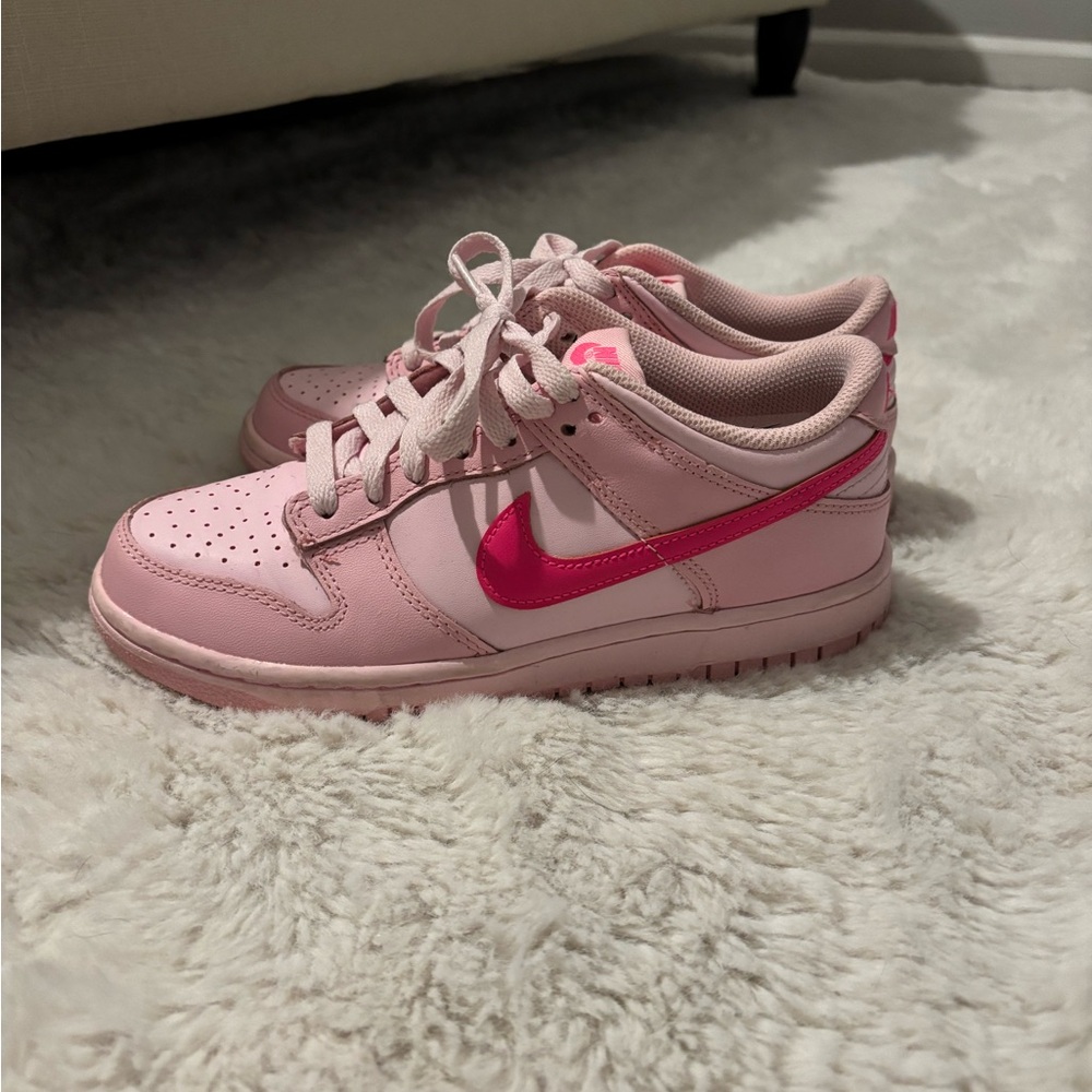 pink nike dunks